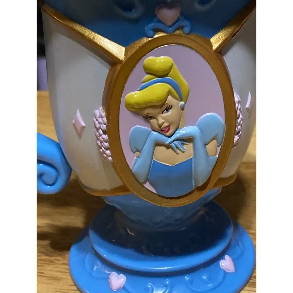Disney on Ice Cinderella cup‎ Souvenir Plastic Collectible Pretend Play